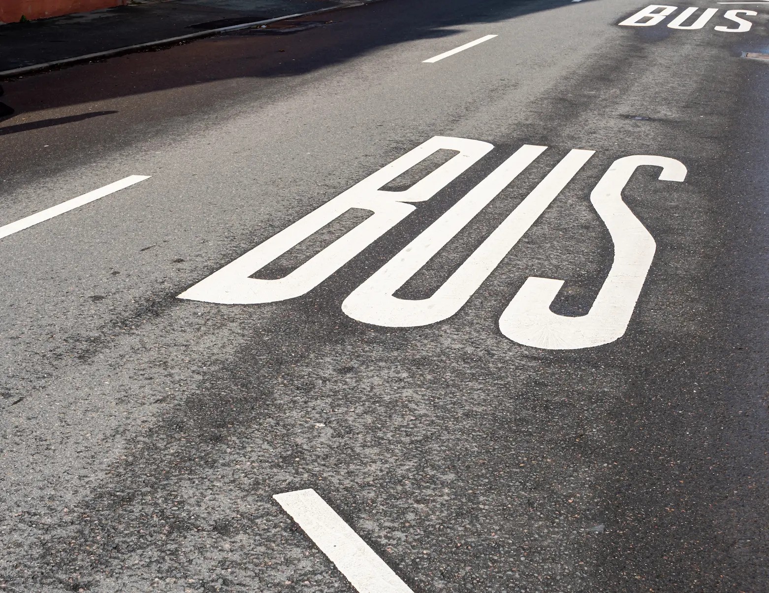 Solutions_Landing_Section6_BusLaneEnforcement