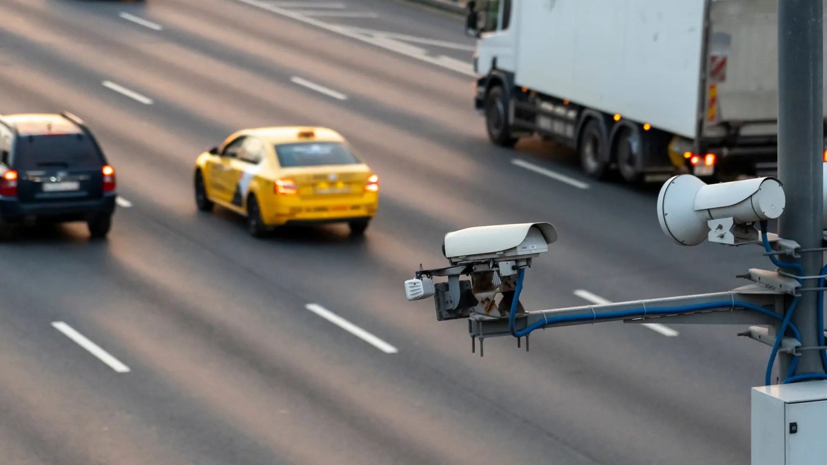 Speed camera monitoring for traffic violations